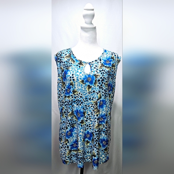 1XL Emily Stacy Sleeveless Keyhole Top - Picture 1 of 4